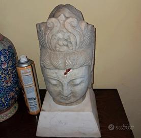 testa di buddha in pietra