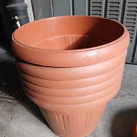 Vaso in plastica 35cm.con sottovaso