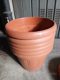 Vaso in plastica 35cm.con sottovaso