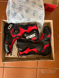 Stivali moto nuovi taglia 41