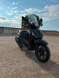 Beverly 400s