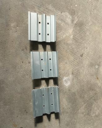 Staffe per montaggio veranda Fiamma