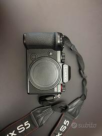 Panasonic Lumix DC-S5 + 20-60mm +85mm