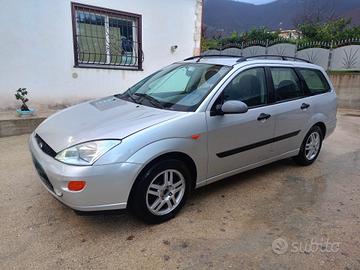 Ford Focus 1.6i 16V cat SW Ghia