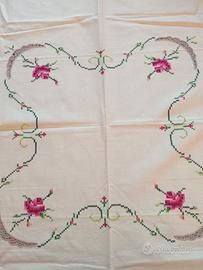 tovaglia ricamata 
