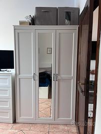 Armadio con specchio