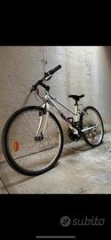 Bici mountain bike btwin rosa 24