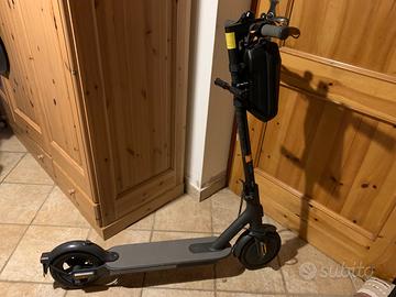 Monopattino elettrico Xiaomi Essential