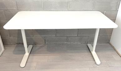 Scrivania bianca Ikea Bekant 160x80 cm