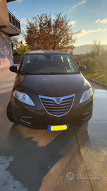 Lancia ypsilon 2011