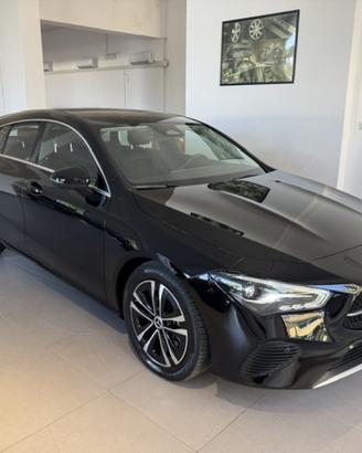 Mercedes-Benz CLA Shooting Brake 180 d Advanced au