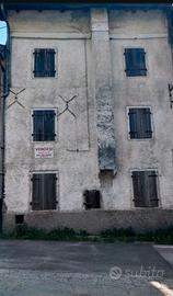 Casa a schiera da ristrutturare