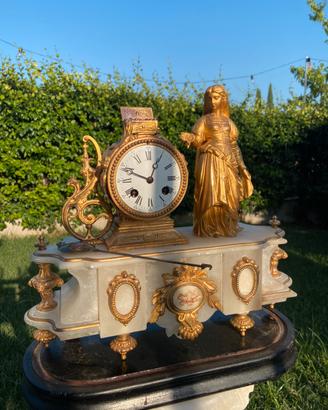 Orologio antico da tavolo in marmo con pendolo