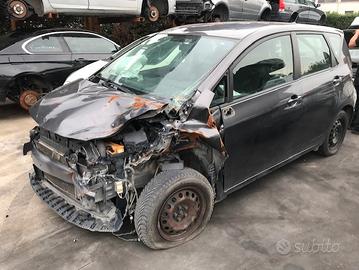 Toyota corolla verso 2013