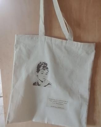 Shopper Audrey Hepburn