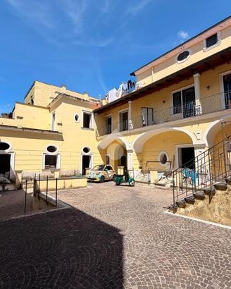 3 LOCALI A MUGNANO DI NAPOLI