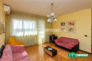 TRILOCALE ALL'ULTIMO PIANO A BEATA GIULIANA !