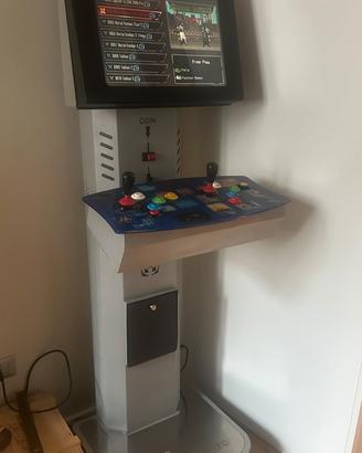 Videogioco cabinato metallo anni 90 con gettoniera