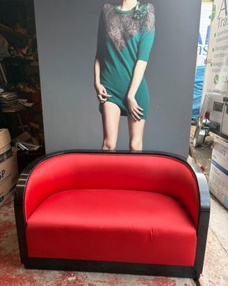 Divanetto raso rosso