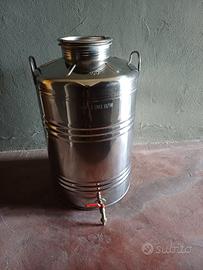 Contenitore per la conservazione dell'olio