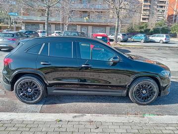 GLA 200 Aut D -AMG LINE "Premium"+Pack - KM0.NUOVA