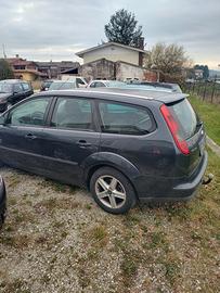 Ford Focus ) S.W. 1.8 diesel Unipropretario gancio