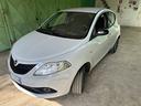 lancia-ypsilon-1-0-firefly-hibrida-permuto
