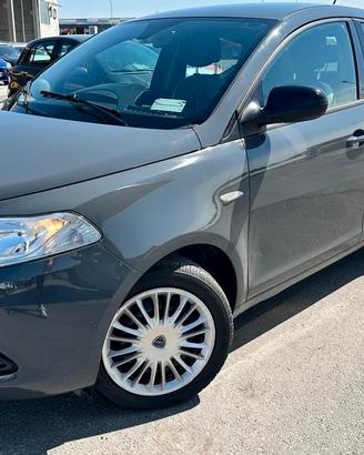 Lancia Ypsilon 1.2 69 CV 5 porte GPL Ecochic Silve