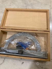 Goniometro con livella