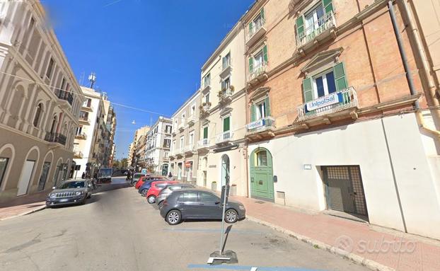 Locale commerciale a Taranto - Borgo