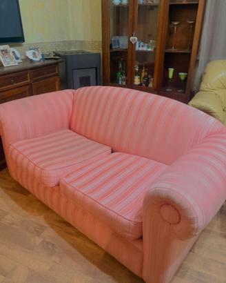 Divano due posti,sono disponibile al trasporto con