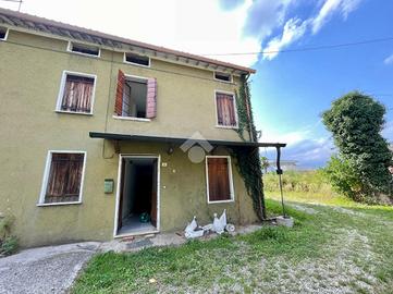 CASA SEMINDIPENDENTE A LORIA