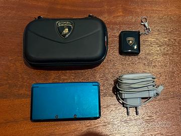 Nintendo 3ds azzurro con giochi