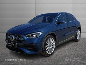 MERCEDES-BENZ GLA 200 d Premium auto