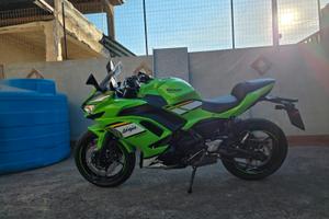 moto kawasaki ninja 650 modello 2025