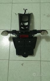 Porta targa con frecce originale Yamaha FZ1N