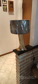 Lampada in legno 