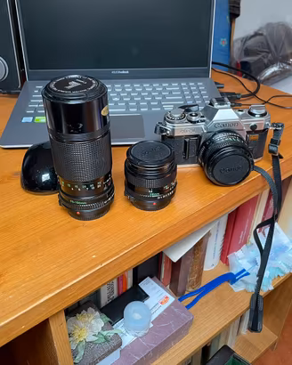 Macchina fotografica con  obiettivi