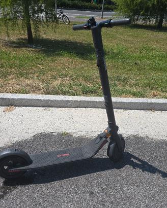 monopattino segway ninebot e22