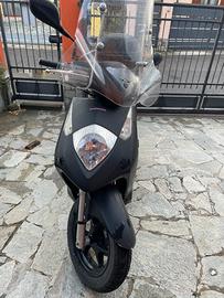 Honda dylan 125