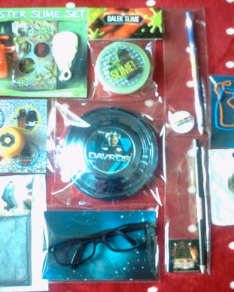 Doctor Who:giochi,cancelleria,spille,ecc,rari