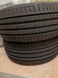Due gomme estive 215/55 R17 