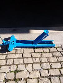 Cric OMCN ribassato fino a 13cm di altezza.