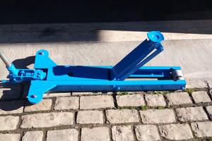 Cric OMCN ribassato fino a 13cm di altezza.