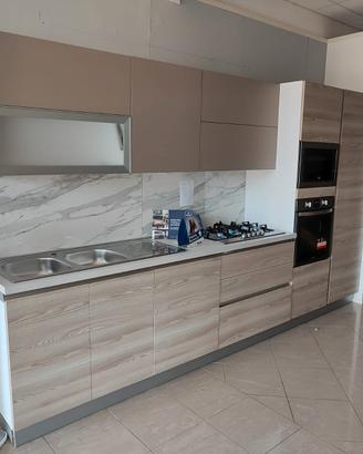 ARREDAMENTO COMPLETO