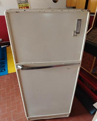 Frigorifero Fiat Anni 60 non funzionante 