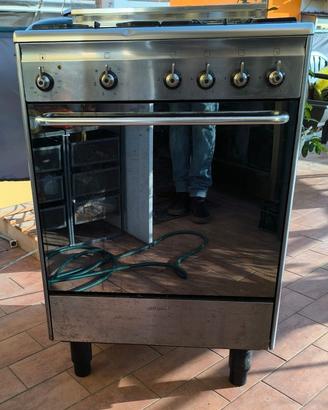 Cucina SMEG CX60SV9 4 fuochi + forno elettrico ven