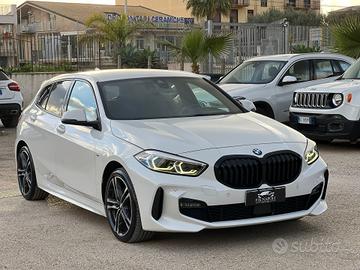 Bmw 118 118d 5p. Msport