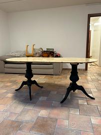 Tavolo ovale con piano in marmo