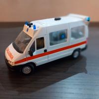 Modellino ambulanza